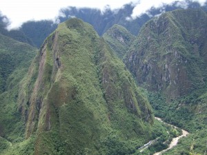 The mountainside around Waynapicchu